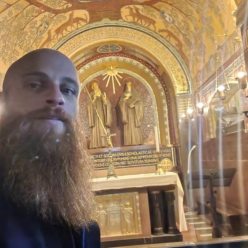 Cripta Basilica de San Benedicto (donde descansan los hermanos San Benedictos y Santa Escolastica)